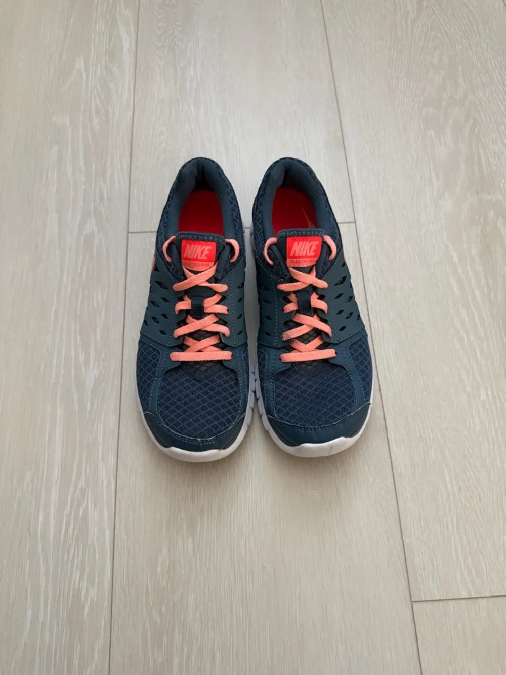 Nike Dark Blue and Coral Sneakers